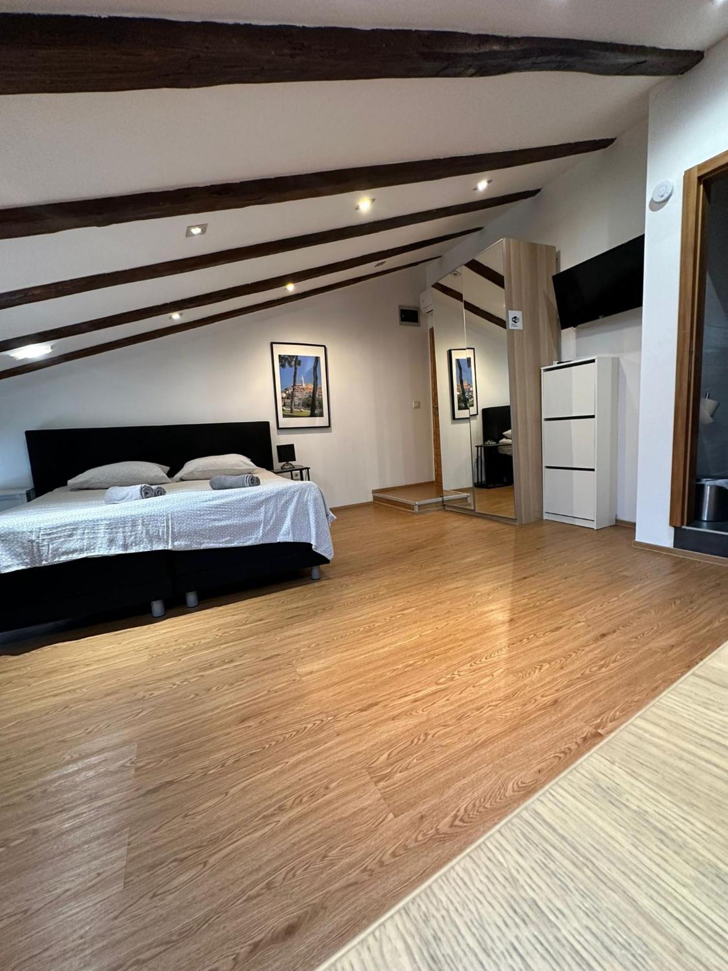 Apartment In The Heart Of Pula Exterior foto