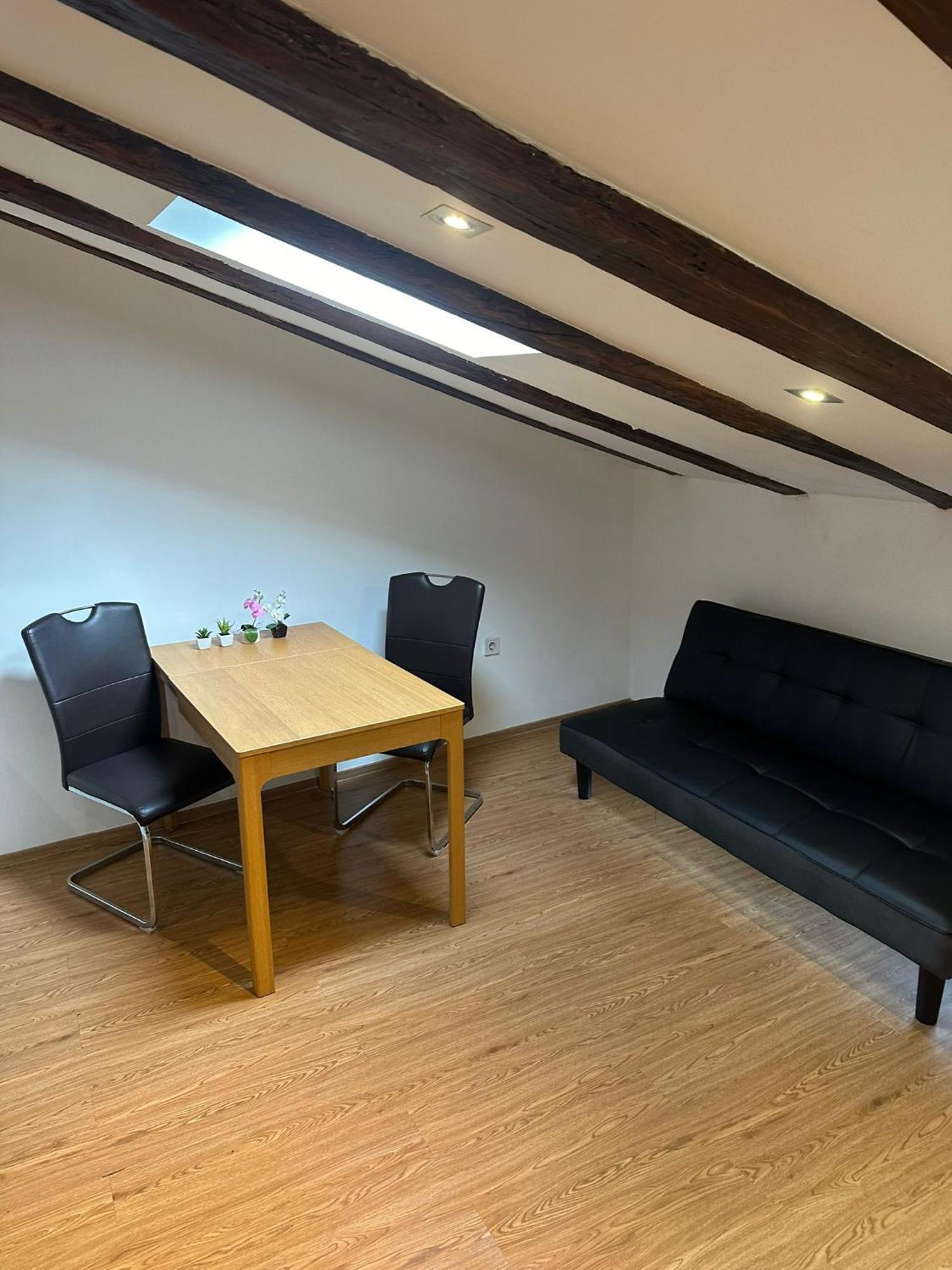 Apartment In The Heart Of Pula Exterior foto