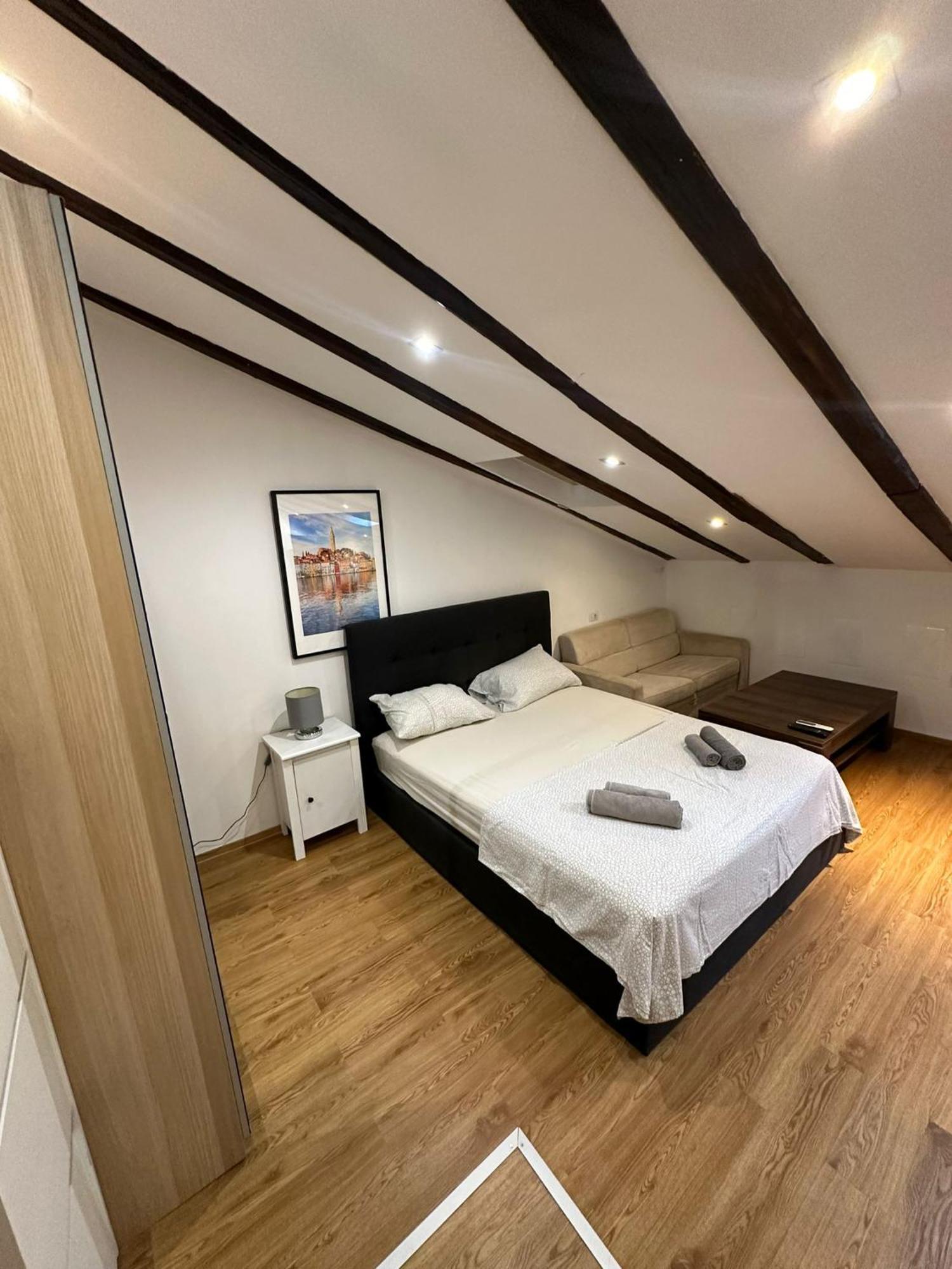 Apartment In The Heart Of Pula Exterior foto