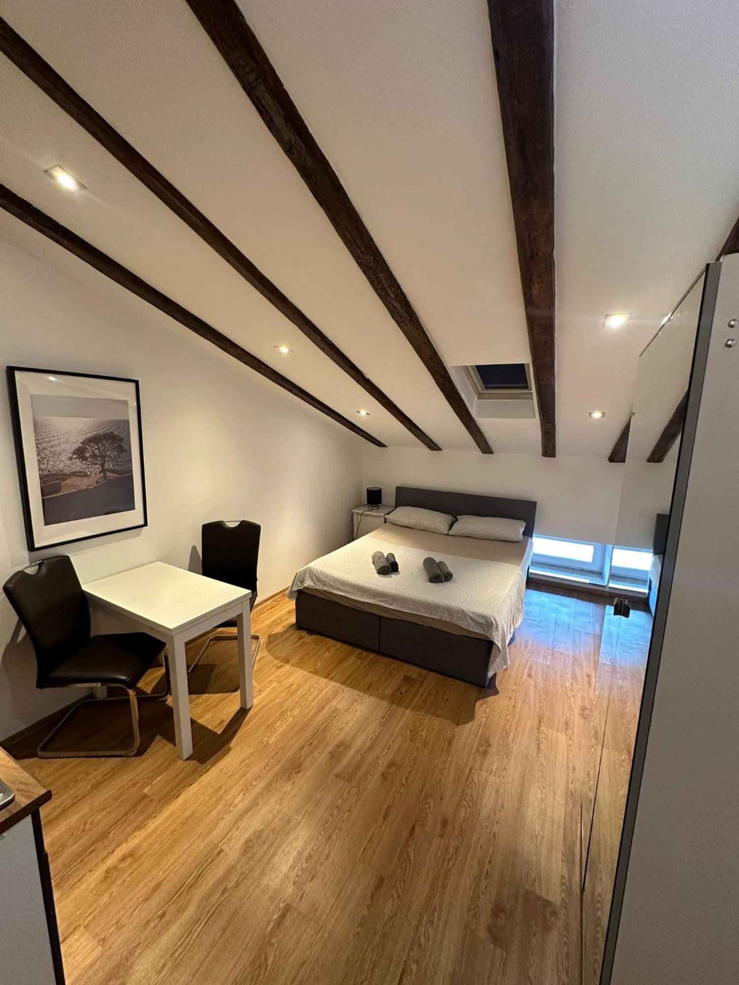 Apartment In The Heart Of Pula Exterior foto